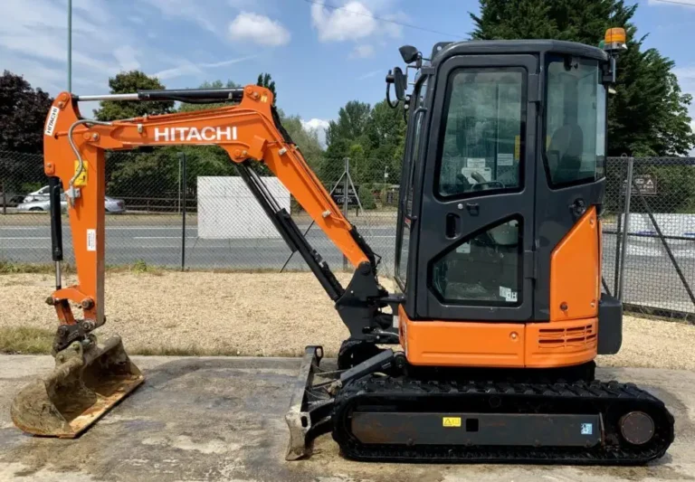ESCAVATORE HITACHI