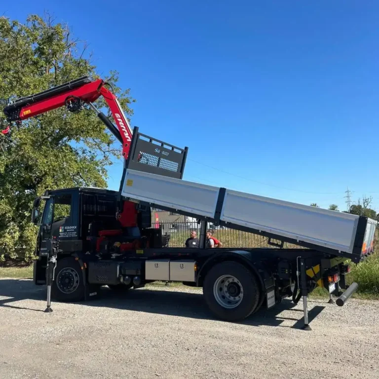 IVECO 180 CON GRU FERRARI CON ARGANO