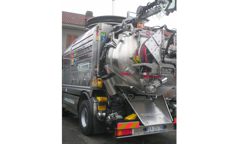 IVECO TRAKKER 4×4 ADR