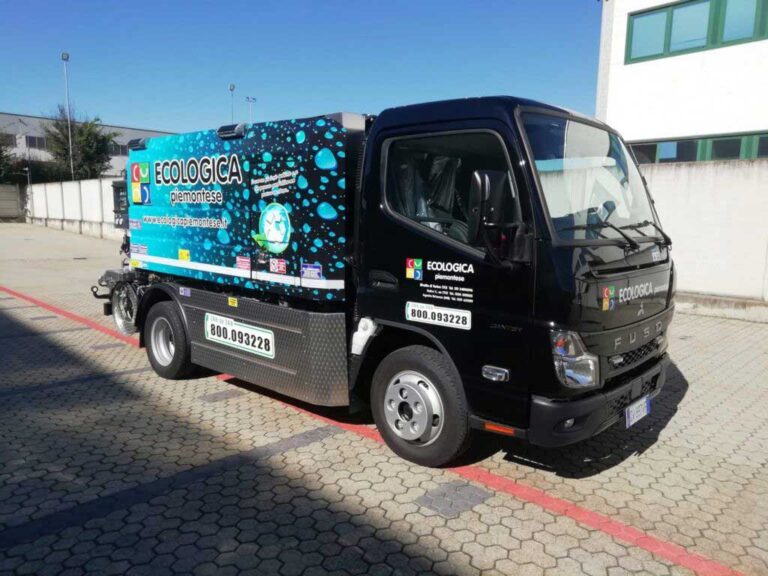 MITSUBISHI FUSO