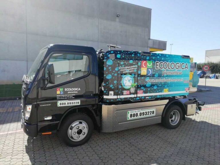 MITSUBISHI FUSO